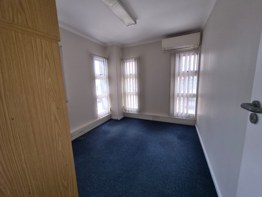 To Let Commercial Property for Rent in Pinelands Western Cape